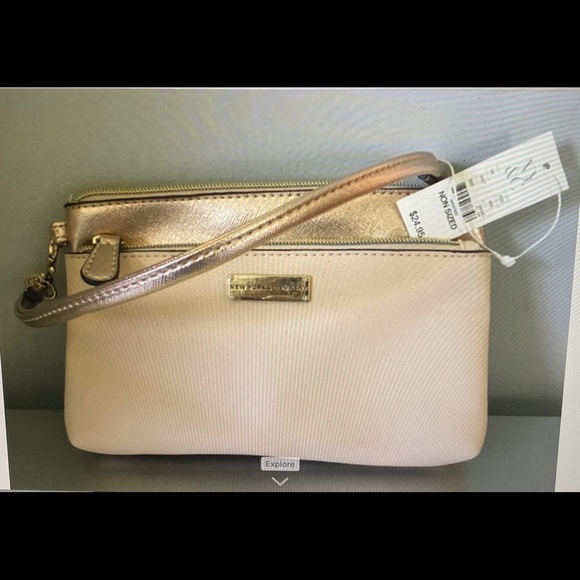ALL 5 new wristlet/bags for $40 the first pearl wristlet is no longer available - Picture 2 of 6